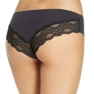 b.tempt'd by Wacoal B-Smooth Cheeky Bikini